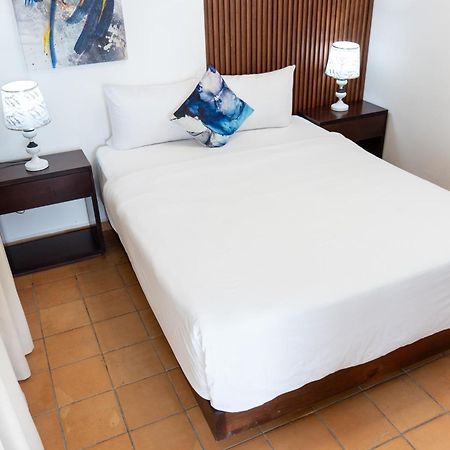 Hotel H4 El Paraiso ภายนอก รูปภาพ